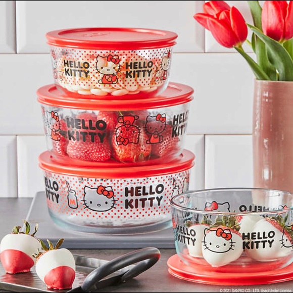 Pyrex Glass 8-piece Hello Kitty Decorated Food Storage Set (NIB) - Picture 2 of 8
